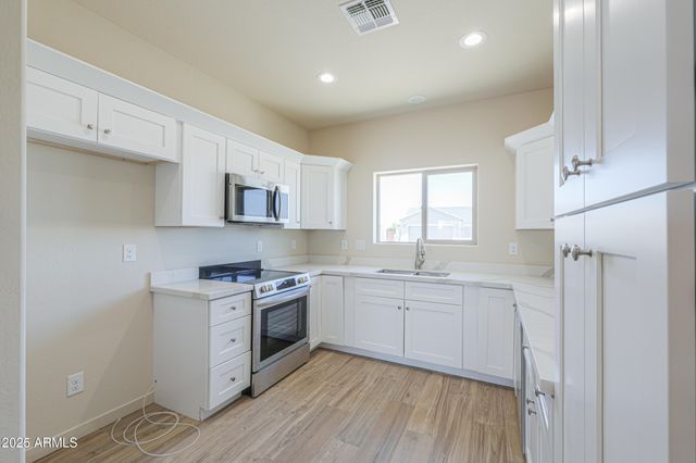 13562 S HUNTINGTON Road, Arizona City, AZ 85123