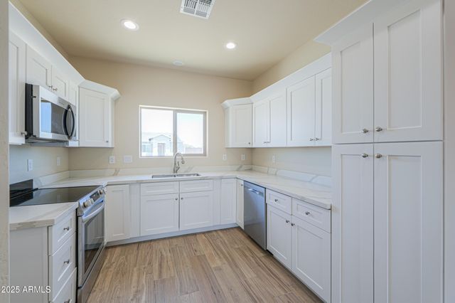 13562 S HUNTINGTON Road, Arizona City, AZ 85123