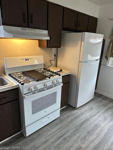 905 Pleasant Street, Saginaw, MI 48602