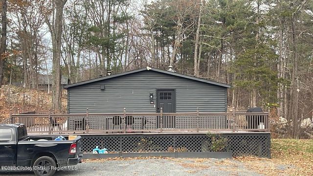 690 Green Lake Road, Athens, NY 12015