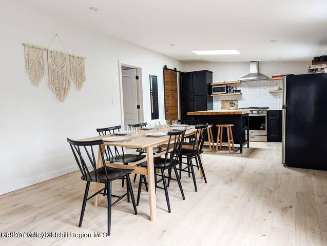 690 Green Lake Road, Athens, NY 12015