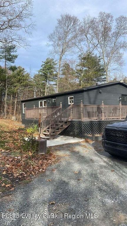 690 Green Lake Road, Athens, NY 12015