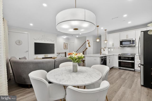 905 RIVERPLACE DR, Conshohocken, PA 19428