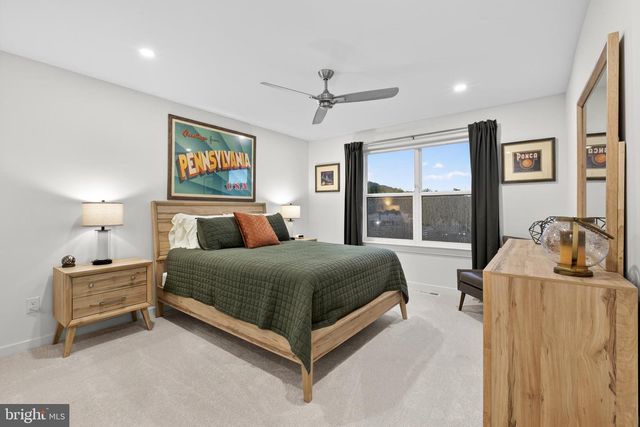 905 RIVERPLACE DR, Conshohocken, PA 19428