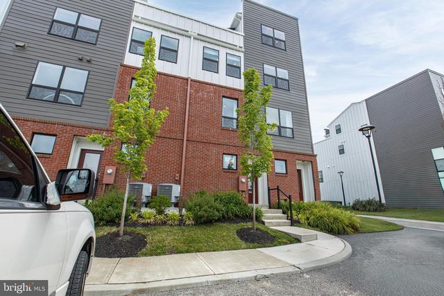 905 RIVERPLACE DR, Conshohocken, PA 19428