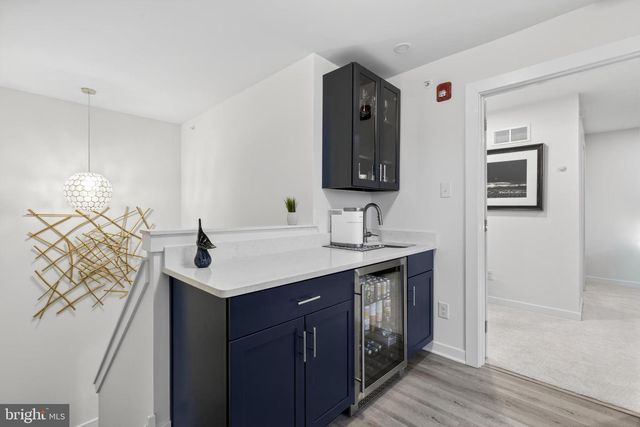 905 RIVERPLACE DR, Conshohocken, PA 19428