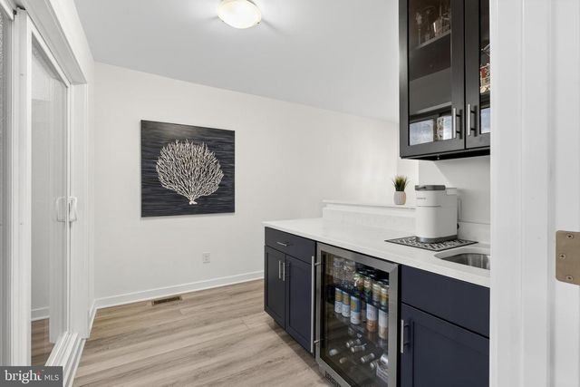 905 RIVERPLACE DR, Conshohocken, PA 19428
