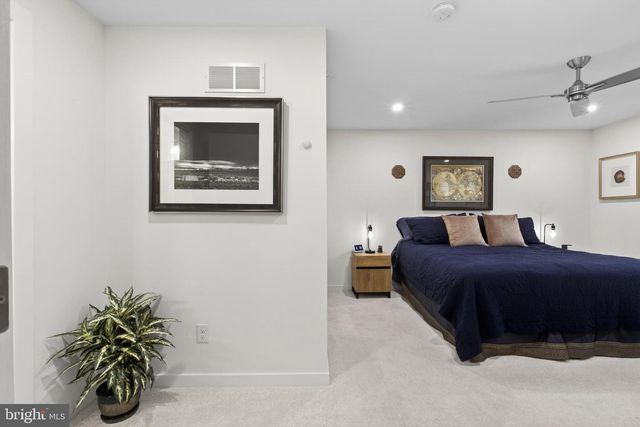 905 RIVERPLACE DR, Conshohocken, PA 19428