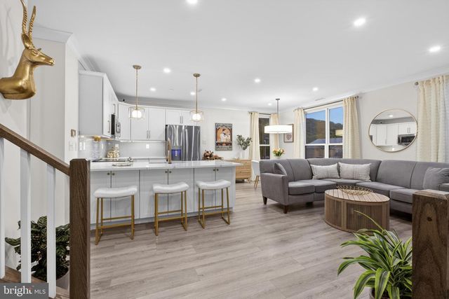 905 RIVERPLACE DR, Conshohocken, PA 19428