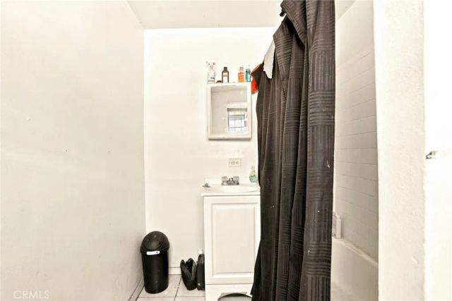 652 W 87th, Los Angeles, CA 90044