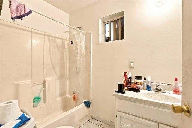 652 W 87th, Los Angeles, CA 90044