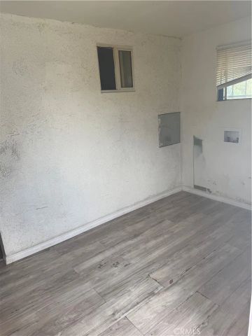 652 W 87th, Los Angeles, CA 90044
