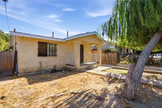 652 W 87th, Los Angeles, CA 90044