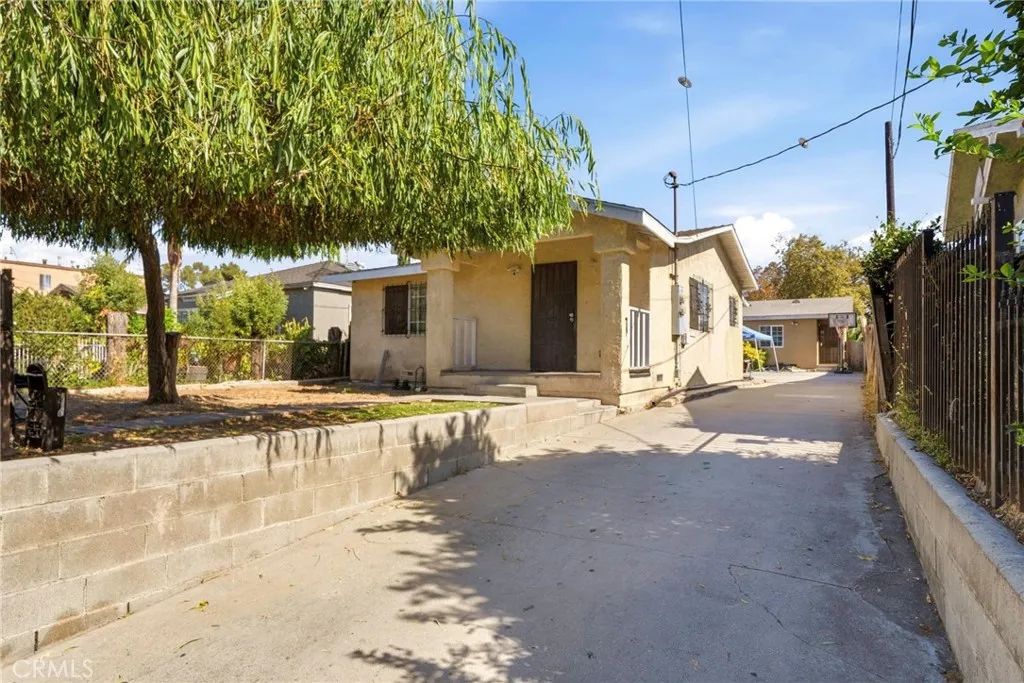 652 W 87th, Los Angeles, CA 90044