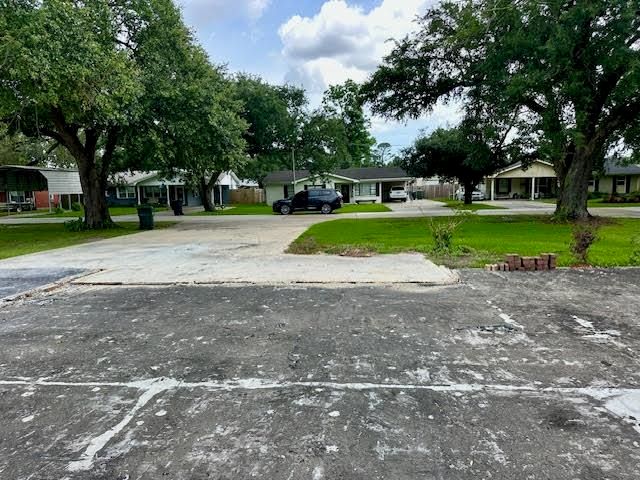 711 Funderburk Avenue, Houma, LA 70364