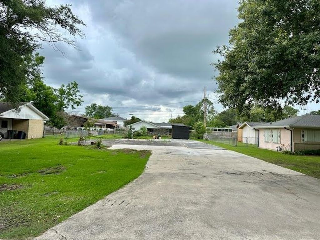 711 Funderburk Avenue, Houma, LA 70364
