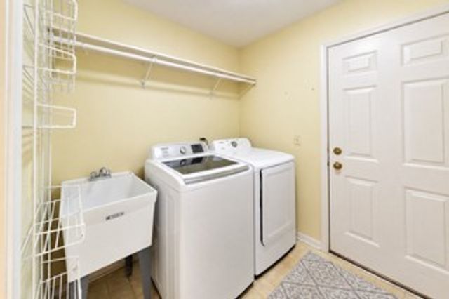 861 W Dorset Avenue, Palatine, IL 60067