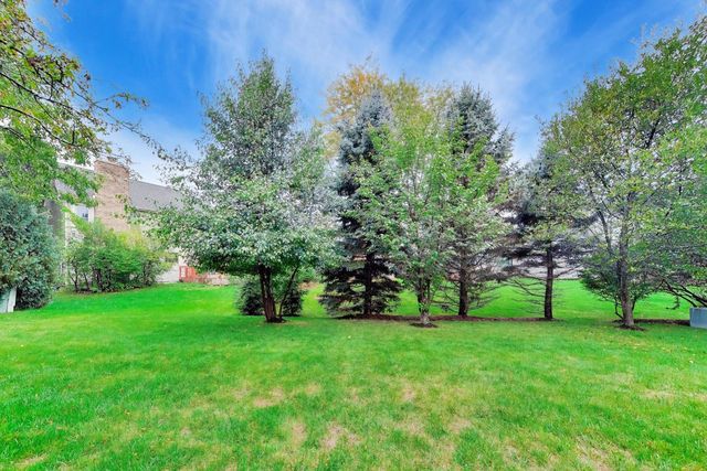 861 W Dorset Avenue, Palatine, IL 60067