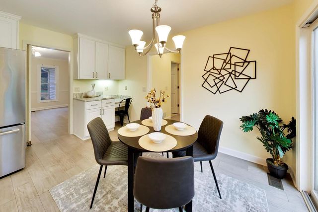 861 W Dorset Avenue, Palatine, IL 60067