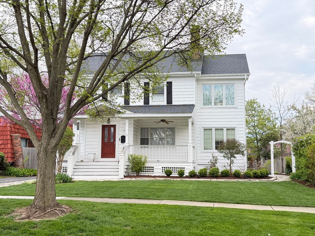 629 Newton Avenue, Glen Ellyn, IL 60137