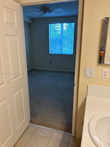 616 Clearwater Park Road 301, West Palm Beach, FL 33401