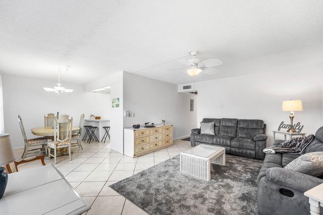 2016 Ventnor Crescent G, Deerfield Beach, FL 33442