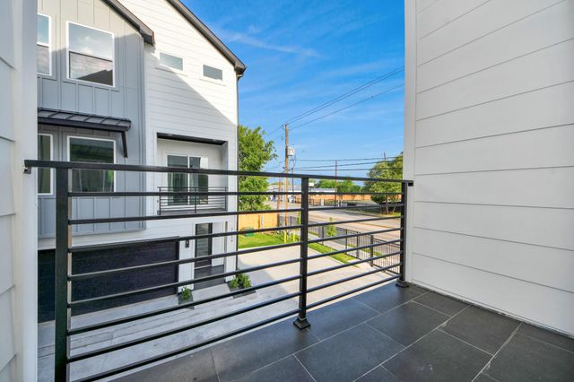 7723 Hammerly Boulevard B, Houston, TX 77055