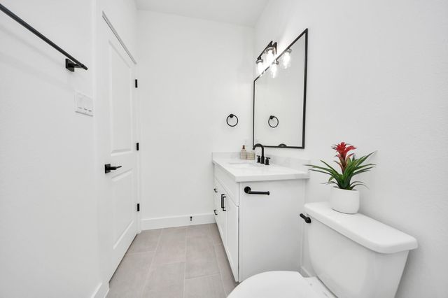 7723 Hammerly Boulevard B, Houston, TX 77055