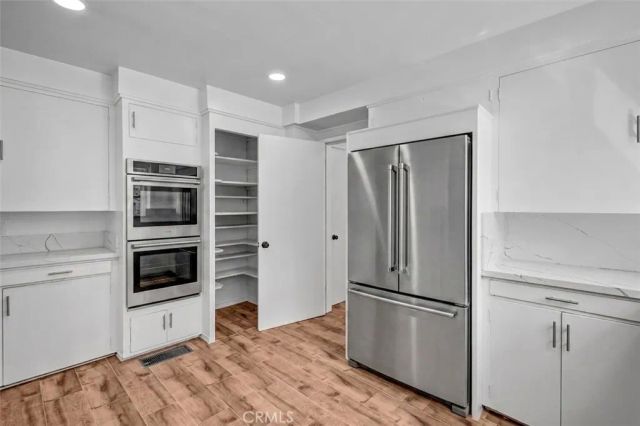 414 Hilgard Avenue, Los Angeles, CA 90024