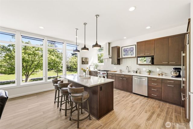 3009 Harbor Avenue SW, Seattle, WA 98126