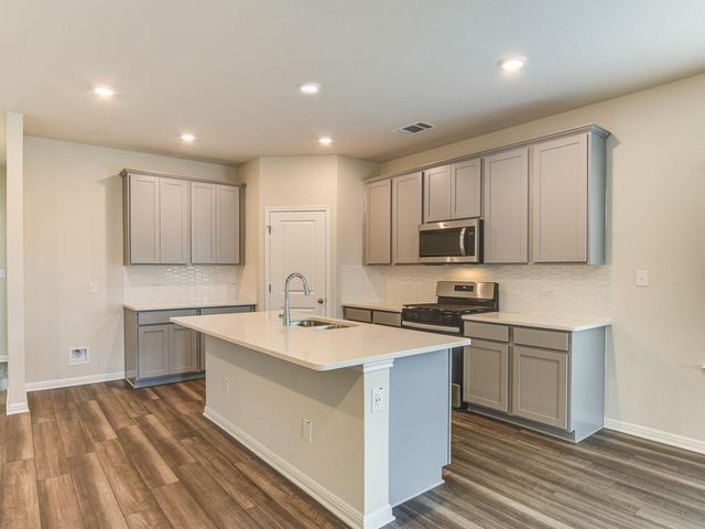 111 Holmby DR, Hutto, TX 78634