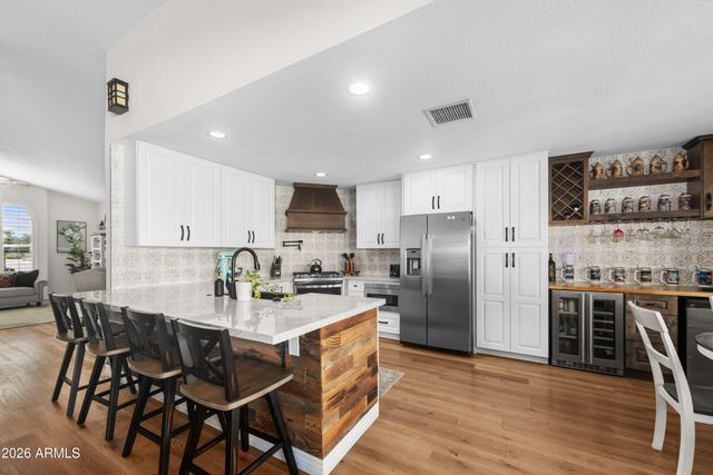 501 N LONGMORE Street, Chandler, AZ 85224