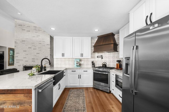 501 N LONGMORE Street, Chandler, AZ 85224