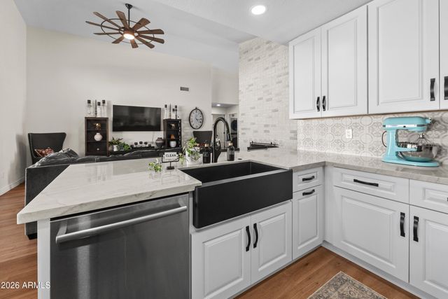 501 N LONGMORE Street, Chandler, AZ 85224