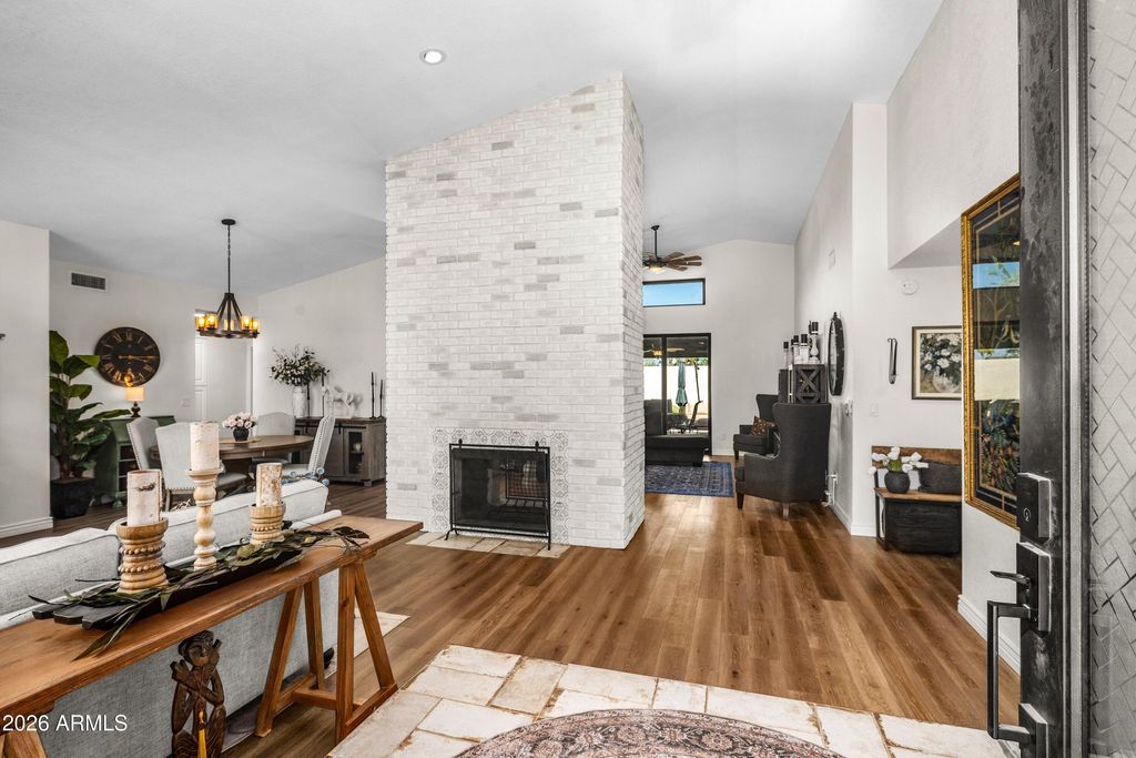 501 N LONGMORE Street, Chandler, AZ 85224