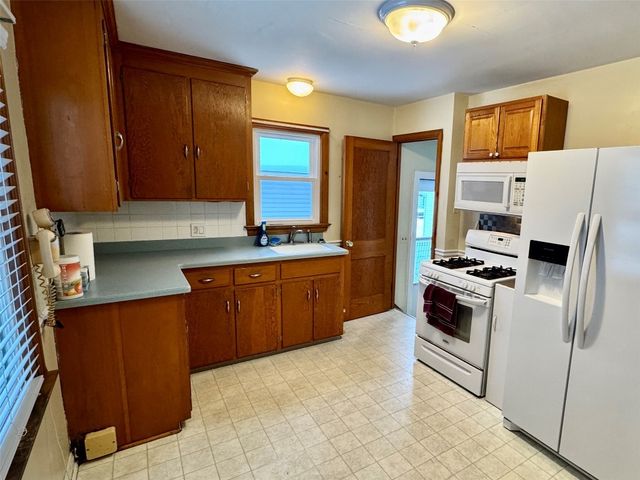 2614 FAIRMOUNT Parkway, Erie, PA 16510