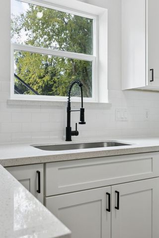 422 New Hampshire Street, Houston, TX 77029