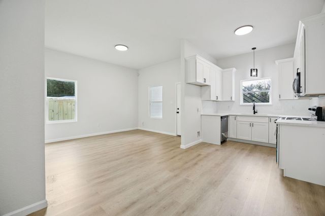 422 New Hampshire Street, Houston, TX 77029