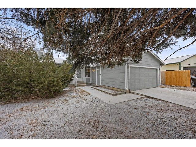 3584 S Olathe Way, Aurora, CO 80013