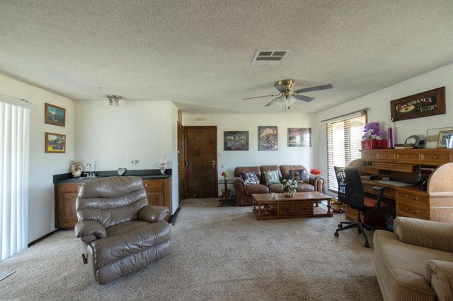 4037 E North Avenue, Fresno, CA 93725
