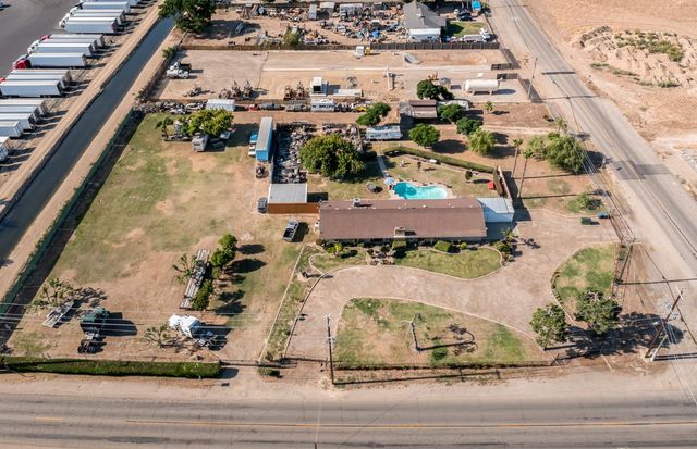4037 E North Avenue, Fresno, CA 93725