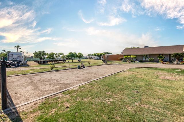 4037 E North Avenue, Fresno, CA 93725