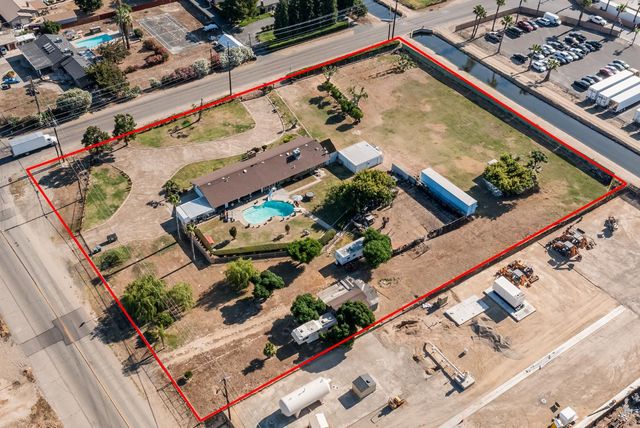4037 E North Avenue, Fresno, CA 93725
