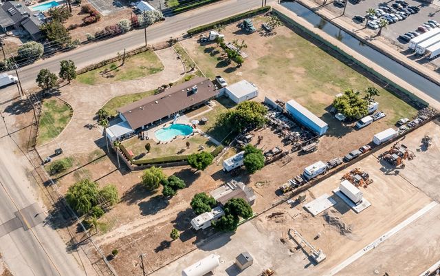 4037 E North Avenue, Fresno, CA 93725