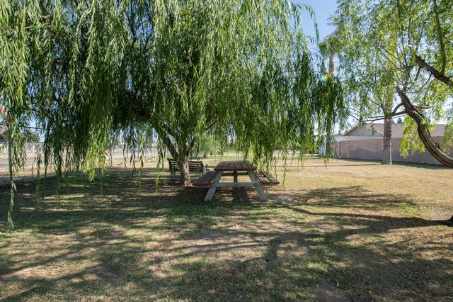 4037 E North Avenue, Fresno, CA 93725