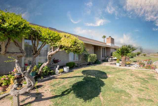 4037 E North Avenue, Fresno, CA 93725