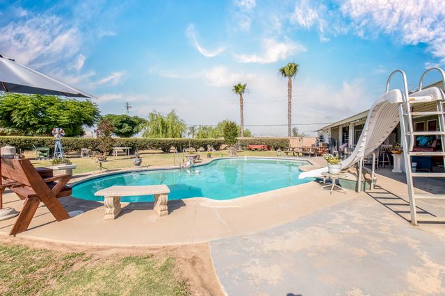 4037 E North Avenue, Fresno, CA 93725