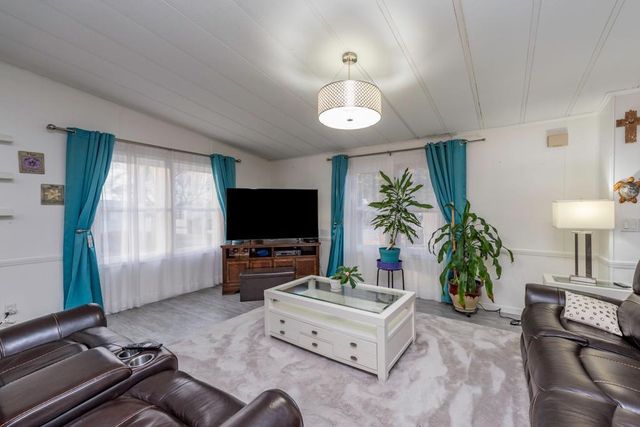 671 Oldsmar Lane, Park City, IL 60085