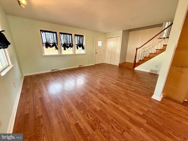 380 ERIE AVE, Carneys Point, NJ 08069