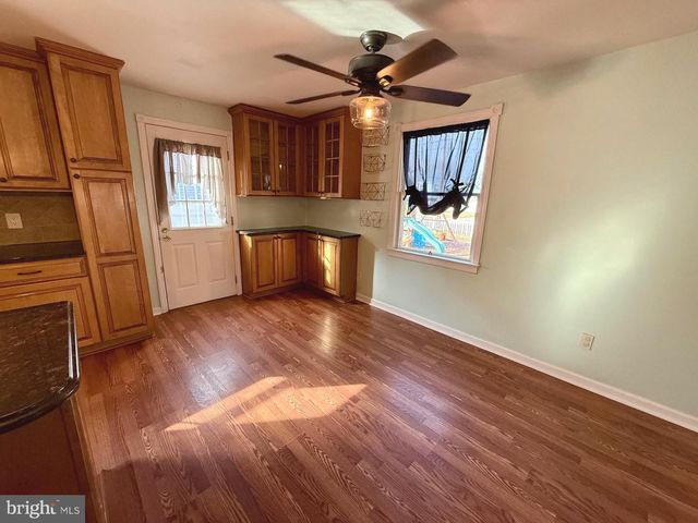 380 ERIE AVE, Carneys Point, NJ 08069